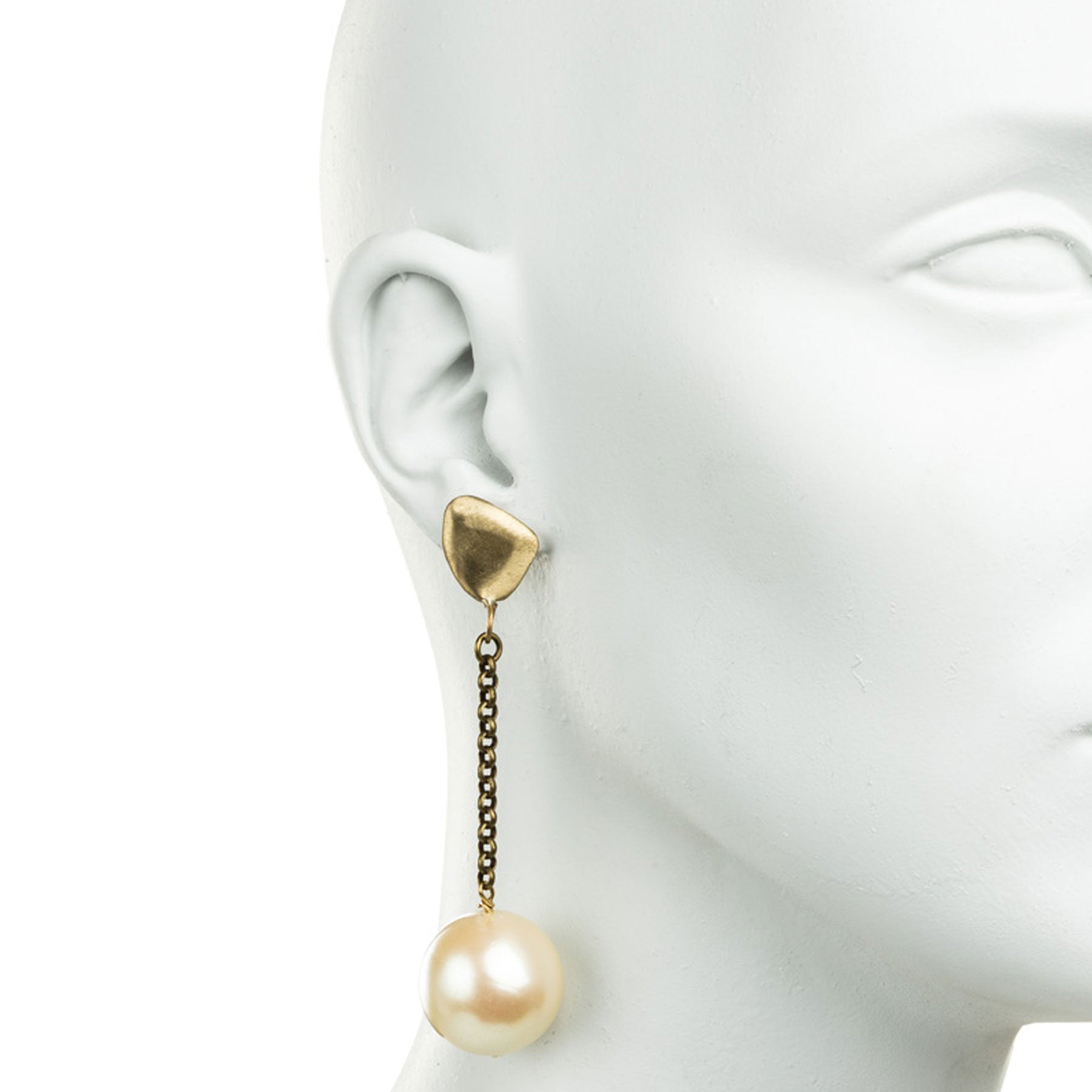 LARGEST PEARLS AND CHAINS