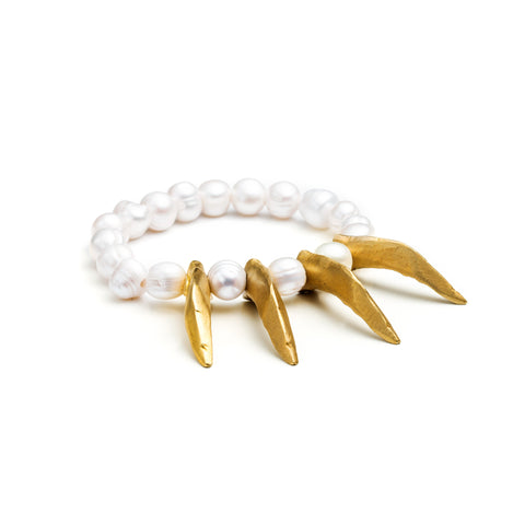 4 CLAWS AND PEARLS