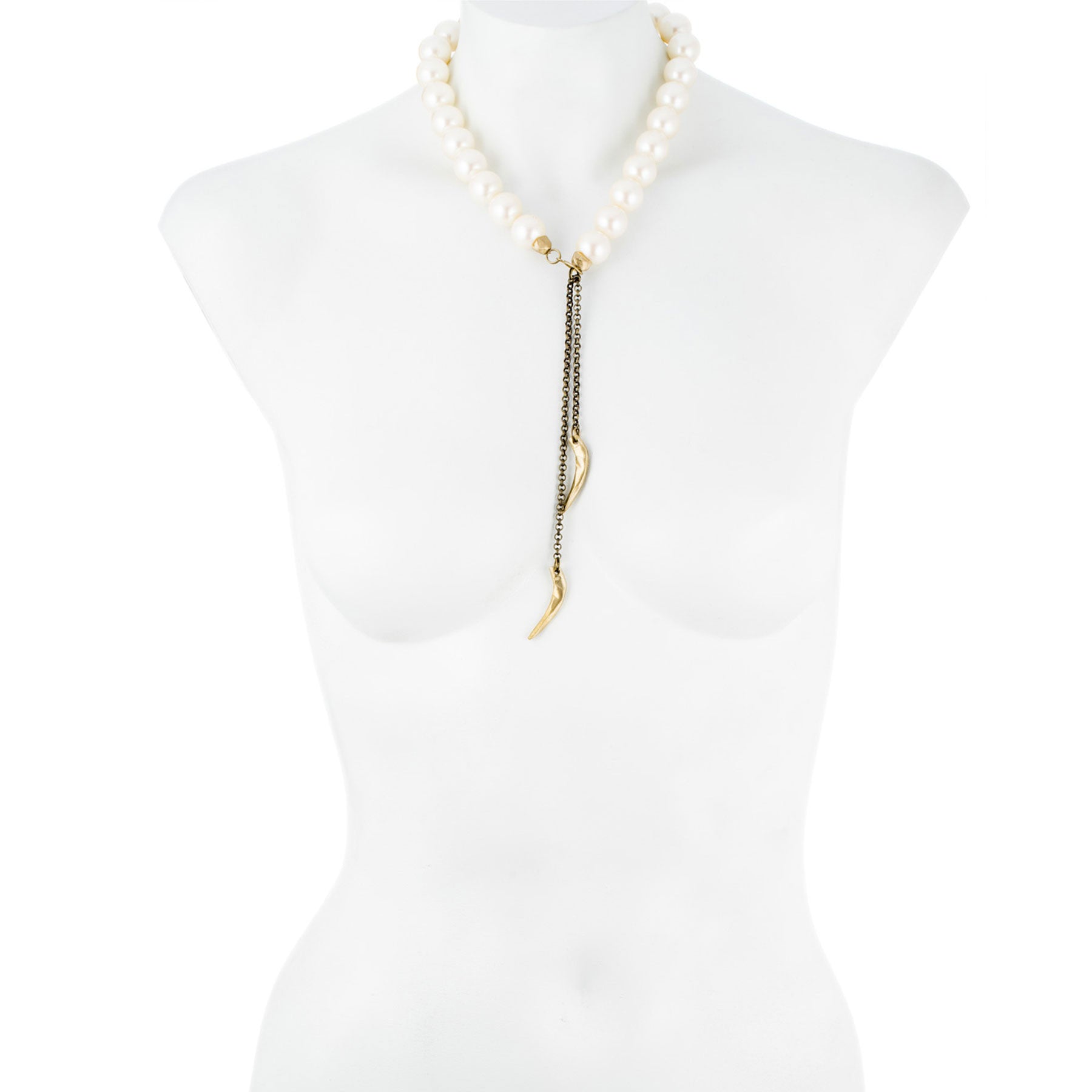DOUBLE CLAWS WITH MEDIUM PEARLS