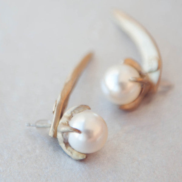 CLAW AND ROUND PEARL