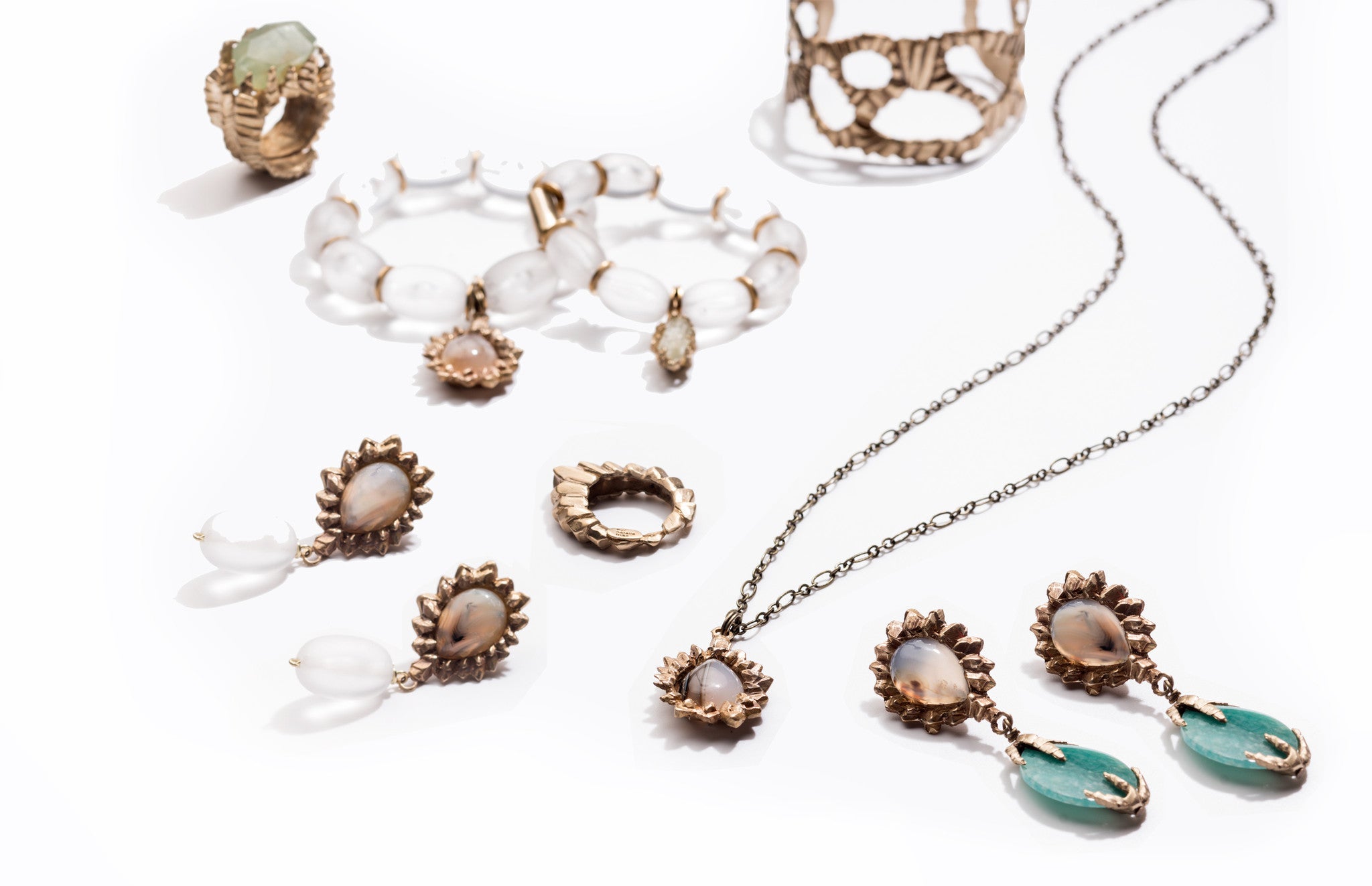 DECO BERYL AND LUCITE BRACELET
